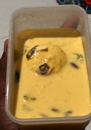 A picture of Mango rasamalai.