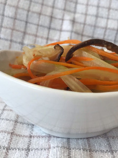 海米干贝· 西芹· 香菇·胡萝卜 的食譜成品照片