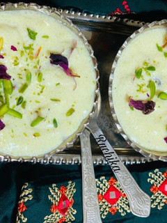 कश्मीरी फिरनी (kashmiri phirni recipe in Hindi) रेसिपी मुख्य फोटो