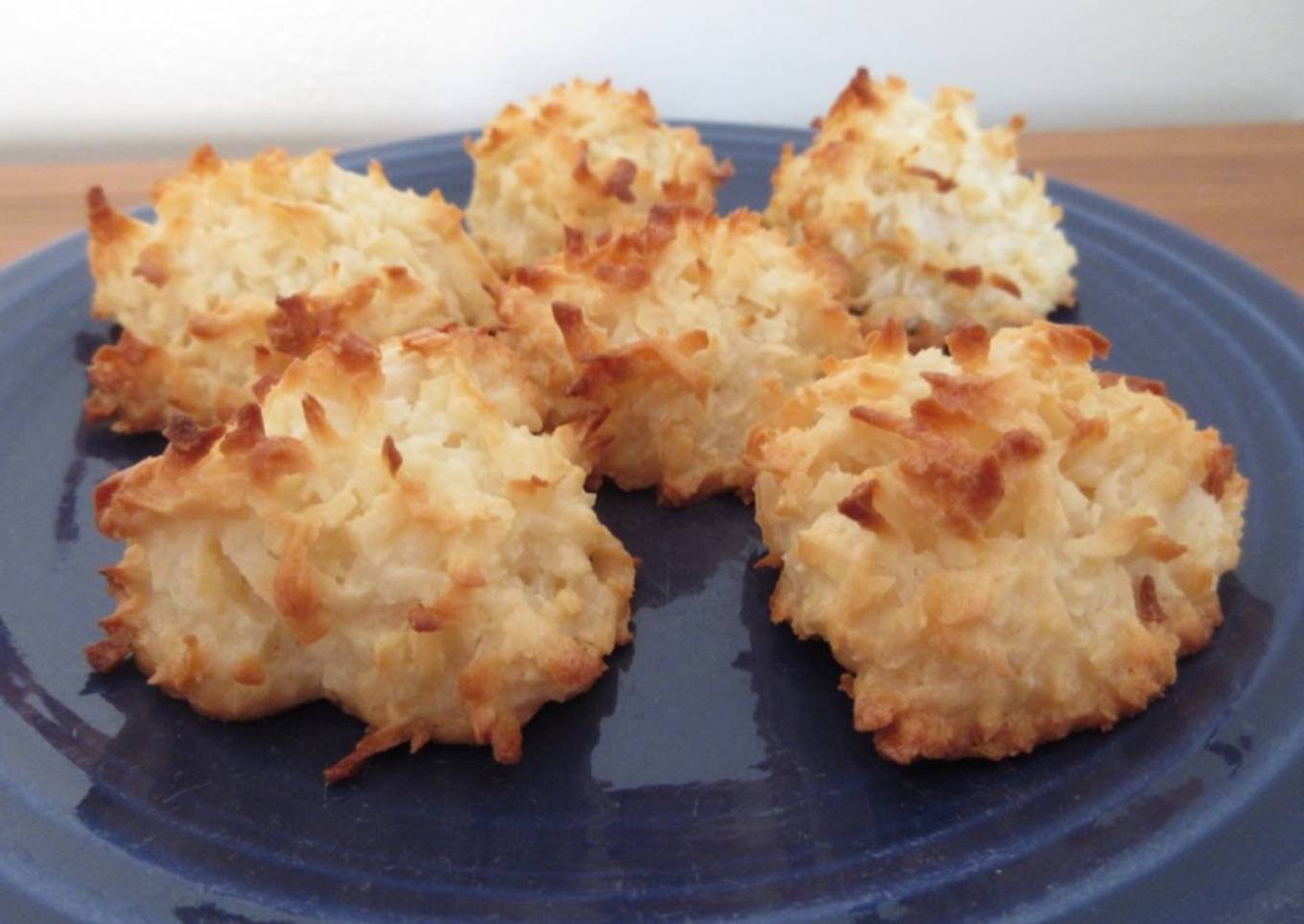 Easy and Delicious Coconut Macaroons