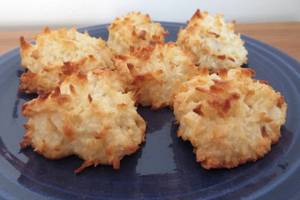 Easy and Delicious Coconut Macaroons recipe main photo