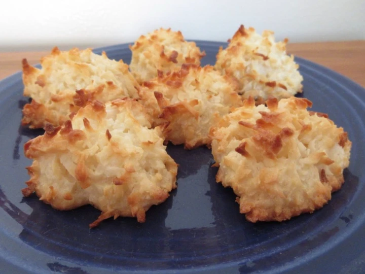 Easy Steps to Prepare Easy and Delicious Coconut Macaroons the Can Spoil the Tongue Delicious