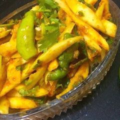 A picture of Instant raw mango (kairi) pickle !!!!!😍😍.