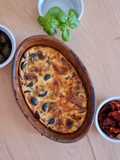 Pastel de queso, tomates secos y olivas negras 🧀 🍅 🖤