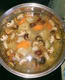 Canh gà hầm củ sen