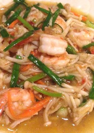รูปของ กุ้งผัดเห็ดเข็มทอง