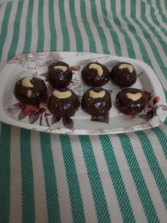 ராகி சாக்லேட் லட்டு (Raagi chocolate laddu recipe in tamil) செய்முறை முக்கிய புகைப்படம்