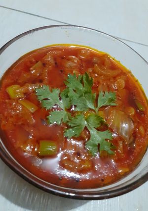 ટોમેટો નું શાક(Tomato Shaak Recipe in Gujarati) રેસીપી મુખ્ય ફોટો