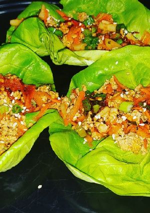 A picture of Thai turkey lettuce wraps.