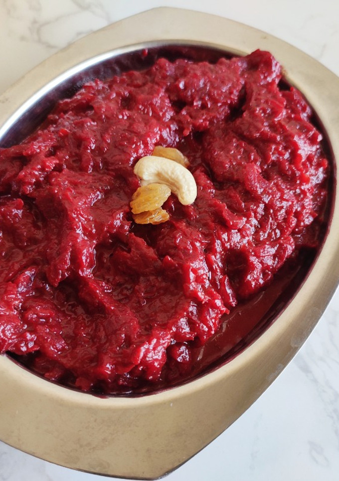 பீட்ரூட் பேரிச்சை அல்வா(சர்க்கரை இல்லாமல்) (No Sugar Beetroot Dates Halwa recipe in tamil) செய்முறை முக்கிய புகைப்படம்