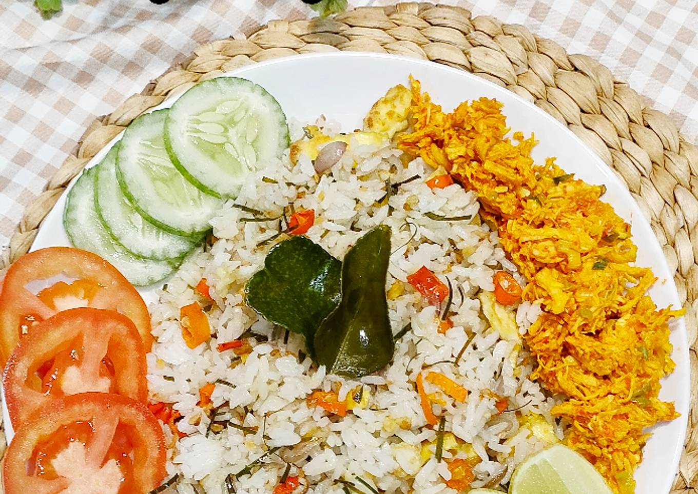 Nasi Goreng Daun Jeruk