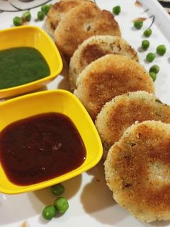 मटर पॅटिस (matar patties recipe in marathi) रेसिपी चे मुख्य फोटो