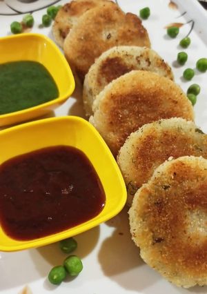 मटर पॅटिस (matar patties recipe in marathi) रेसिपी चे मुख्य फोटो 