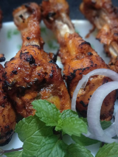 चिकन तंगडी फ्राय (CHICKEN TANGADI FRY RECIPE IN MARATHI) रेसिपी चे मुख्य फोटो