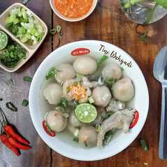 A picture of Cilok kuah isi ayam suir.