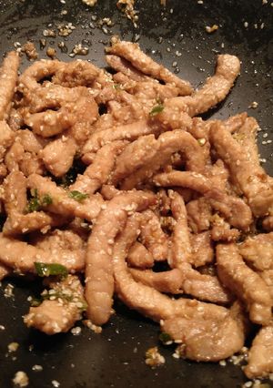 Édes csilis sertés csíkok recept fotója