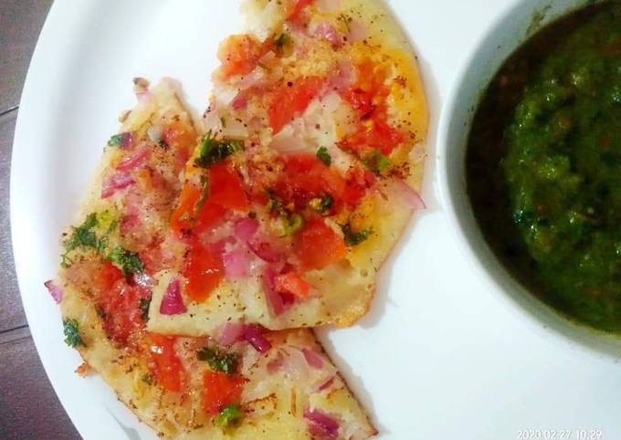 Onion tomato rava Uttapam