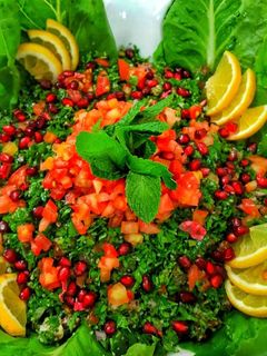 صورة لوصفة تبولة بالرمان 🥗🍋🍅🥒