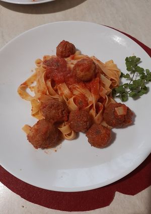 Foto di Tagliatelle e polpettine