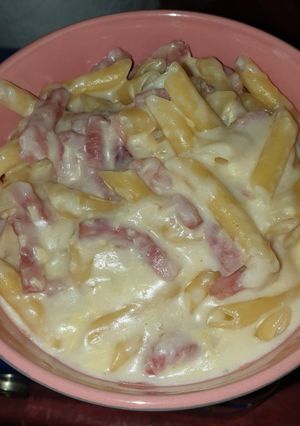 Una foto de Macarrones carbonara thermomix tm6