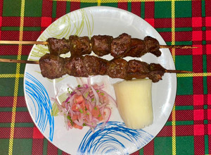 Una foto de Anticuchos 🇵🇪