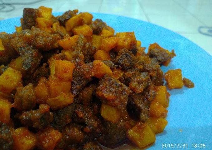 Balado Kentang Daging