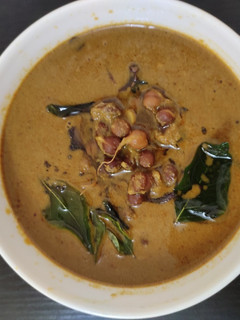 முளைக்கட்டிய கடலைக்குழம்பு (sprouted channa curry) செய்முறை முக்கிய புகைப்படம்