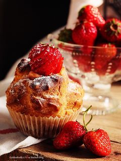 草莓卡士達泡芙馬芬 的食譜成品照片