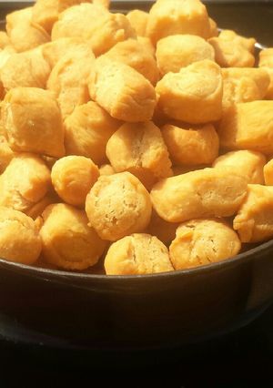 A picture of Crispy chin chin.