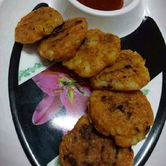 A picture of Potato chana pattice.