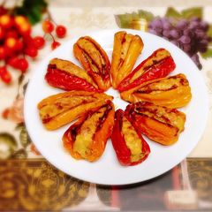 A picture of Sweet chilli🌶stuffed with minced meat / Air Fryer.