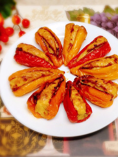 A picture of Sweet chilli🌶stuffed with minced meat / Air Fryer.