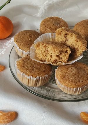 Una foto de 🧁 Muffins integrales de mandarina y yogurt 🧁