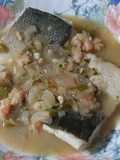 Lubina en salsa con langostinos