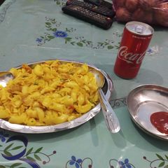 A picture of Macaroni.