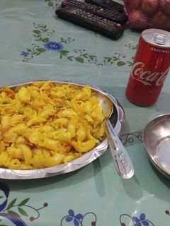 A picture of Macaroni.