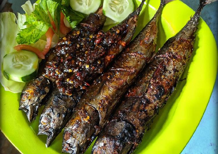 Ikan asap sambal kecap