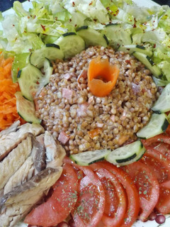 Una foto de Ensalada de lentejas con melva