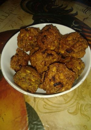 A picture of Kale chane ki goli.