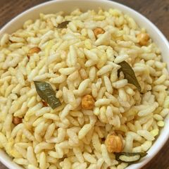 A picture of Kurmura chiwada /namkeen.