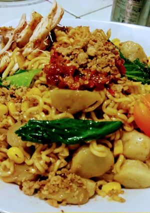 Foto resep Mie goreng dadakan by dapoer mpok yeyen
