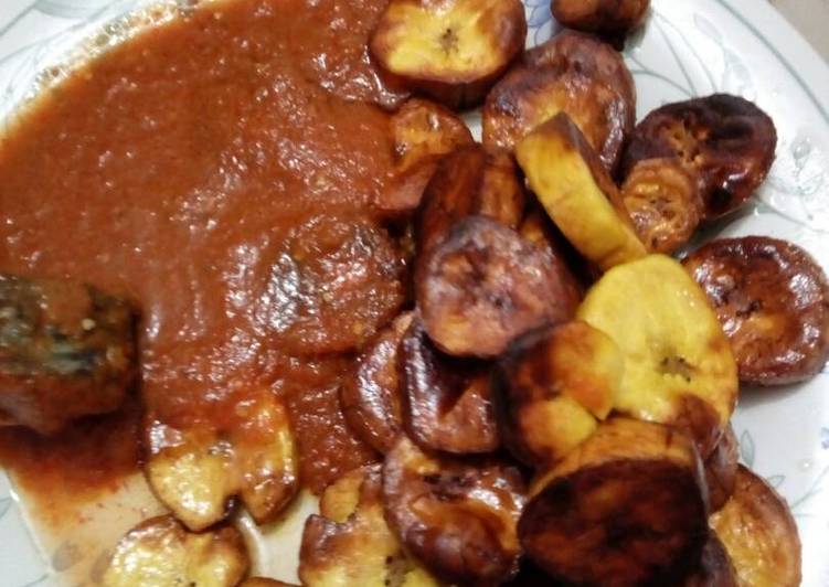 Fried plantain and fish stew