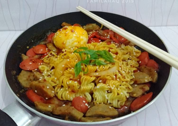 Resep Indomie Goreng Saus Tteokbokki yang Lezat