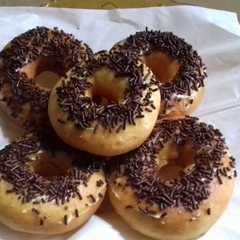 รูปของ Donat Messes Coklat paling simple dan praktis