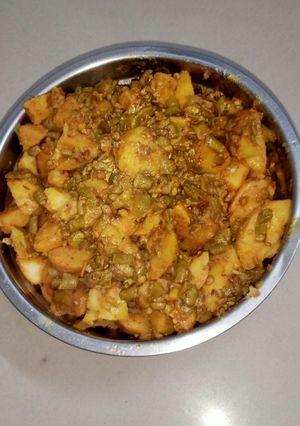 A picture of Aloo beans vegetable.