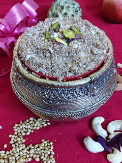 धनिया पंजीरी (dhaniya panjiri recipe in Hindi) रेसिपी मुख्य फोटो