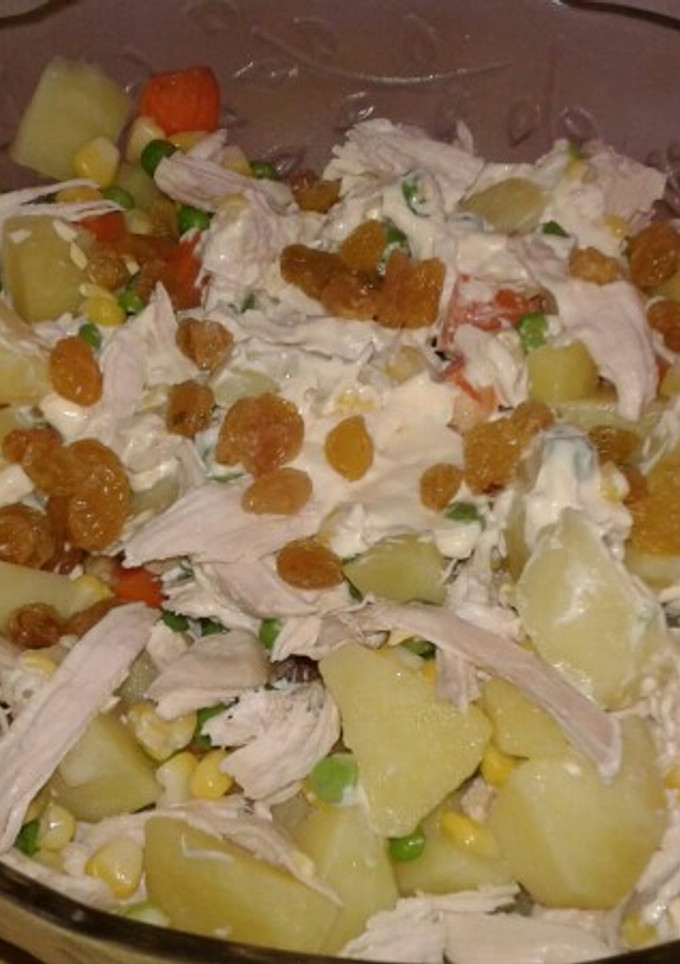 Una foto de Ensalada de Patatas y Pollo