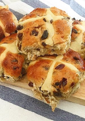 A picture of Vegan Hot Cross Buns.