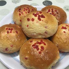 Eggless Sweet buns with cow milk A picture of Eggless Sweet buns with cow milk.
