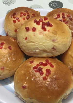 A picture of Eggless Sweet buns with cow milk.